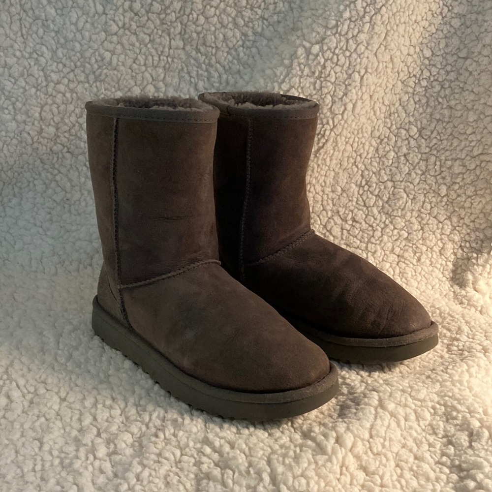 Gently used grey UGS.